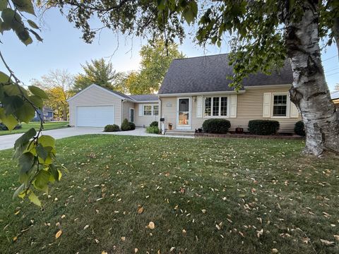 Photo of W160N8969 Madison Ave, Menomonee Falls, WI 53051 (MLS # 1940659) Photo of W160N8969 Madison Ave, Menomonee Falls, WI 53051 (MLS # 1940659)