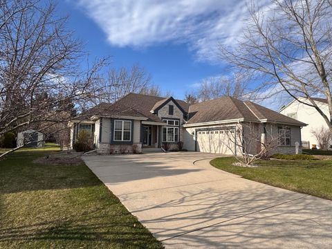 Photo of 726 Heron Dr, Waterford, WI 53185 (MLS # 1957308)