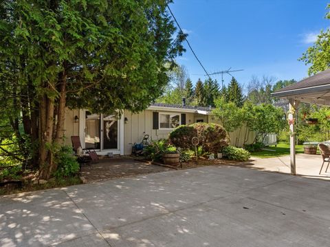 Photo of 3815 W Twin Ln, Kossuth, WI 54241 (MLS # 1965059)