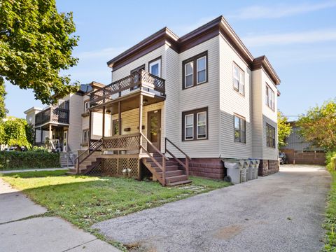 Photo of 3026 S Hanson Ave, Milwaukee, WI 53207 (MLS # 1954289)