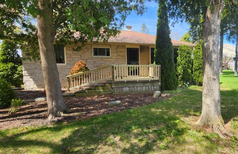 Photo of 10935 S Nicholson Rd, Oak Creek, WI 53154 (MLS # 1916523)