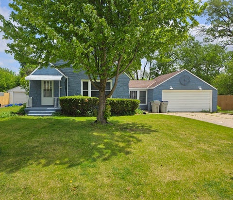 Photo of 6234 N 105th St, Milwaukee, WI 53225 (MLS # 1967038)