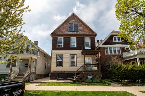 Photo of 2437 N Weil St, Milwaukee, WI 53212 (MLS # 1939085)