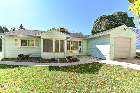 Photo of 6117 W Bennett Ave, Milwaukee, WI 53219 (MLS # 1983768)