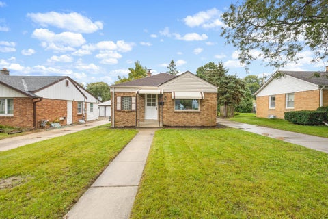 Photo of 2736 S 52nd Pl, Milwaukee, WI 53219 (MLS # 1982981)