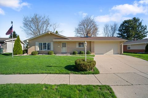 Photo of 6057 Thornapple Dr, Greendale, WI 53129 (MLS # 1959046)