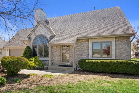 Photo of 2521 E Forest Hill Ave, Oak Creek, WI 53154 (MLS # 1917282)