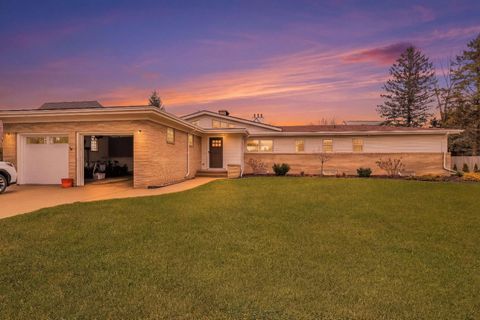 Photo of 3429 Chatham St, Racine, WI 53402 (MLS # 1953570)