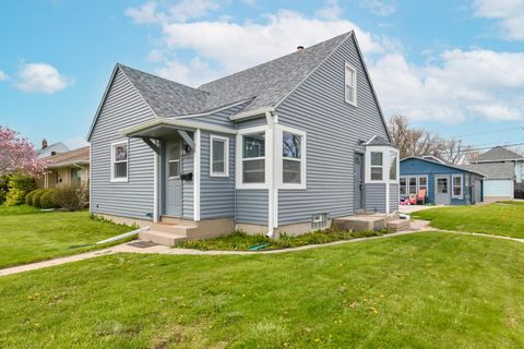 Photo of 700 Marion Ave, South Milwaukee, WI 53172 (MLS # 1960595)