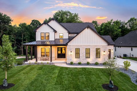 Photo of N66W21277 Sagebrush Dr, Menomonee Falls, WI 53051 (MLS # 1930440)