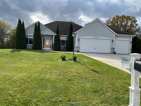 Photo of 3231 E Lindy Ln, Oak Creek, WI 53154 (MLS # 1940262) Photo of 3231 E Lindy Ln, Oak Creek, WI 53154 (MLS # 1940262)