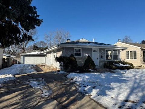 Photo of 5709 N 78th St, Milwaukee, WI 53218 (MLS # 1950334)