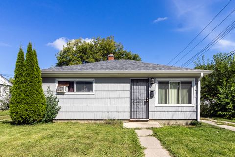 Photo of 5712 N 61st St, Milwaukee, WI 53218 (MLS # 1948094)
