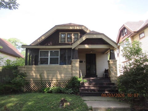 Photo of 3711 N Dr William Finlayson St, Milwaukee, WI 53212 (MLS # 1975298)