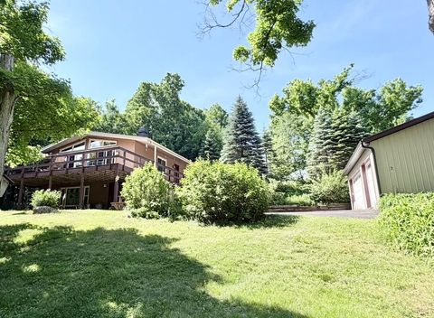 Photo of 2875 W Kniep Rd, Elkhorn, WI 53121 (MLS # 1966066)