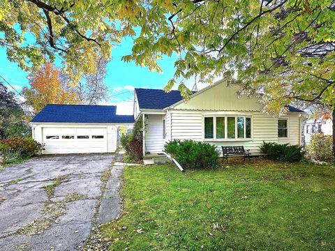 Photo of 6087 Lyons St, Lyons, WI 53148 (MLS # 1941939)