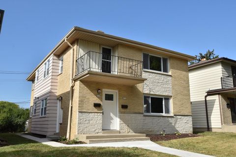 Photo of 8149 W Beckett St, Milwaukee, WI 53218 (MLS # 1955199)