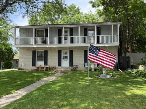 Photo of 1506 E Main St, Watertown, WI 53094 (MLS # 1968134)