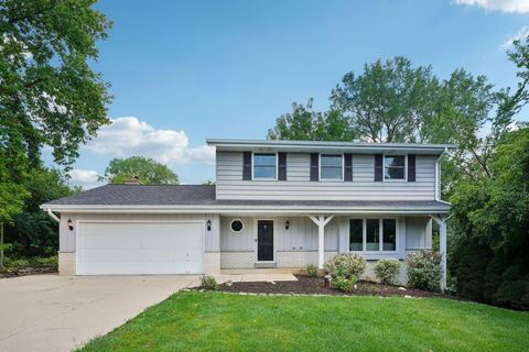 Photo of 1140 Ridgeway Rd, Brookfield, WI 53045 (MLS # 1930640)