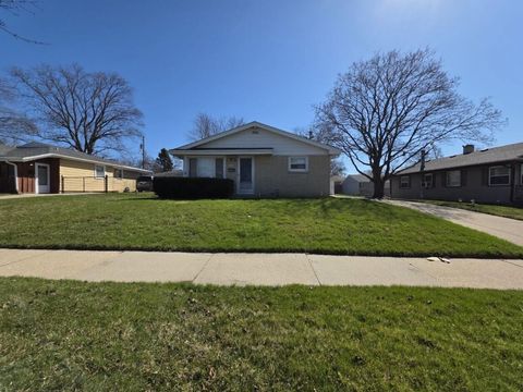 Photo of 5654 N 90th St, Milwaukee, WI 53225 (MLS # 1957760)