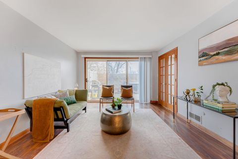 Photo of 2525 S Shore Dr, Milwaukee, WI 53207 (MLS # 1946671)