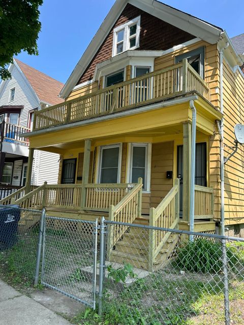 Photo of 1700 N 28th St, Milwaukee, WI 53208 (MLS # 1960852)
