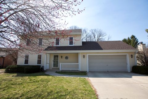 Photo of 4445 S Longview Dr, New Berlin, WI 53151 (MLS # 1957028)