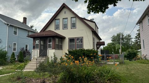 Photo of 147 E Cotton St, Fond Du Lac, WI 54935 (MLS # 1969698)