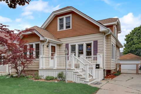 Photo of 174 N 71st St, Milwaukee, WI 53213 (MLS # 1901150)