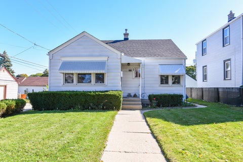 Photo of 3120 S 24th St, Milwaukee, WI 53215 (MLS # 1983545)