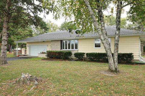 Photo of W7129 Hazel Ridge Rd, Delavan, WI 53115 (MLS # 1939828)