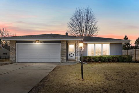 Photo of 5631 Freedy Ave, Mount Pleasant, WI 53406 (MLS # 1951929)