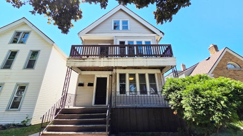 Photo of 2207 S 11th St, Milwaukee, WI 53215 (MLS # 1974263)