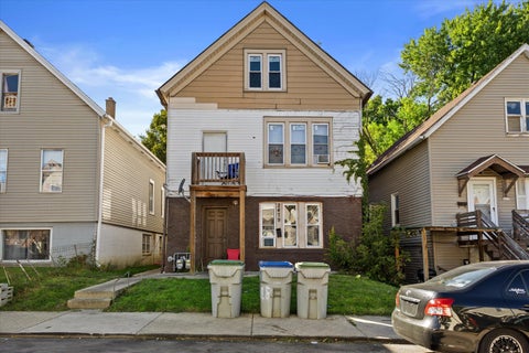 Photo of 2479 S 5th Pl, Milwaukee, WI 53207 (MLS # 1984071)