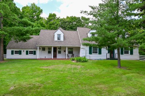 Photo of 16915 Hidden Pond Ct, Brookfield, WI 53005 (MLS # 1932001)