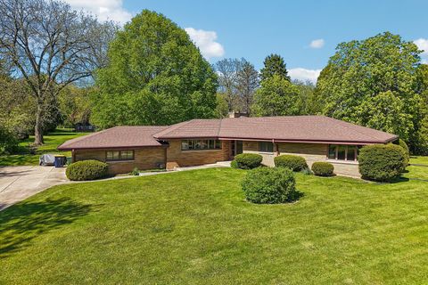 Photo of 11738 W Hayes Ave, West Allis, WI 53227 (MLS # 1963094)
