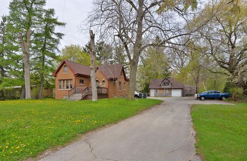Photo of 5118 Graceland Blvd, Mount Pleasant, WI 53406 (MLS # 1959441)