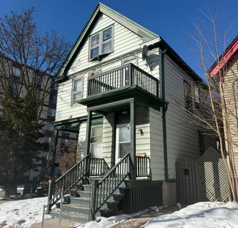 Photo of 2241 N Summit Ave, Milwaukee, WI 53202 (MLS # 1955005)