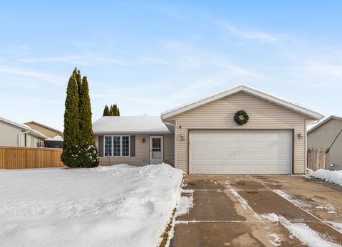 Photo of 1580 Foxtail Dr, Hartford, WI 53027 (MLS # 1945179)
