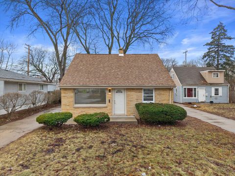 Photo of 4821 N 53rd St, Milwaukee, WI 53218 (MLS # 1953512)