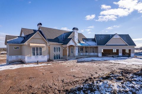 3561 W Pine View Ct Mequon WI 53097