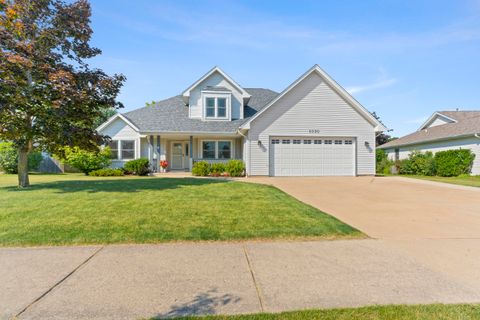 Photo of 1030 E Sommers Dr, Oak Creek, WI 53154 (MLS # 1928802)