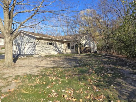 Photo of 6512 S Parkedge Cir, Franklin, WI 53132 (MLS # 1943274)