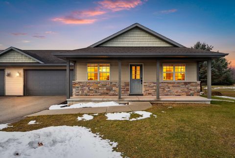 Photo of 3006 S 19th St, Manitowoc, WI 54220 (MLS # 1946890)