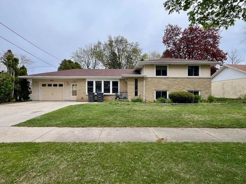 Photo of 3205 N 10th St, Sheboygan, WI 53083 (MLS # 1964252)