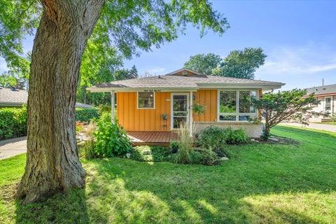 Photo of 3800 3rd Ave, South Milwaukee, WI 53172 (MLS # 1983773)
