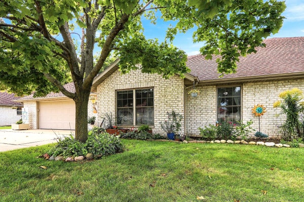 804 DYLAN DR, ELKHORN, WI 53121 - Image 85f1b35abdbd8eab5a15d9f48c908e49/525366231