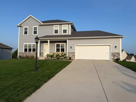 Photo of 1715 Boulder Pass, Port Washington, WI 53074 (MLS # 1958027)