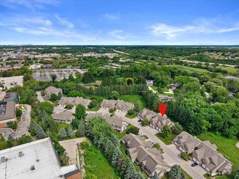 Photo of 18575 Brookfield Lake Dr, Brookfield, WI 53045 (MLS # 1967221)