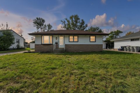 Photo of 10419 W Fairmount Ave, Milwaukee, WI 53225 (MLS # 1940748) Photo of 10419 W Fairmount Ave, Milwaukee, WI 53225 (MLS # 1940748)